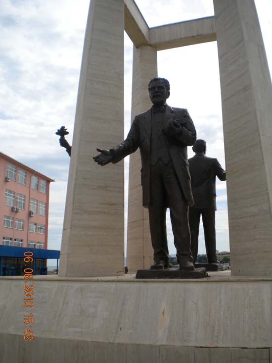 Namık Kemal Üniversitesi Anıtı - Tekirdağ