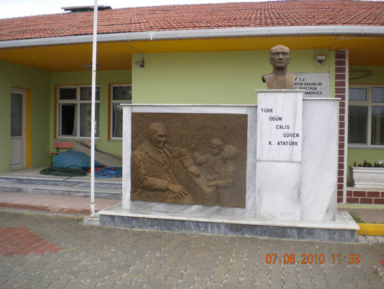 Tekirdağ Şehit Öğretmen Neşe Alten Anaokulu Anıtı